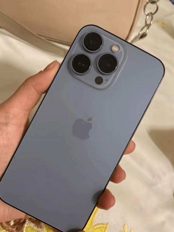 Apple iPhone 13 Pro Max 128 Go Bleu alpin Reconditionné  · Parfait état – Image 2