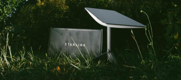 Satellite STARLINK Haute performance plat ,Dimensions l x h x p : 51.1 x 4.1 x 57.5 cm Poids : 16,25 kg – Image 7